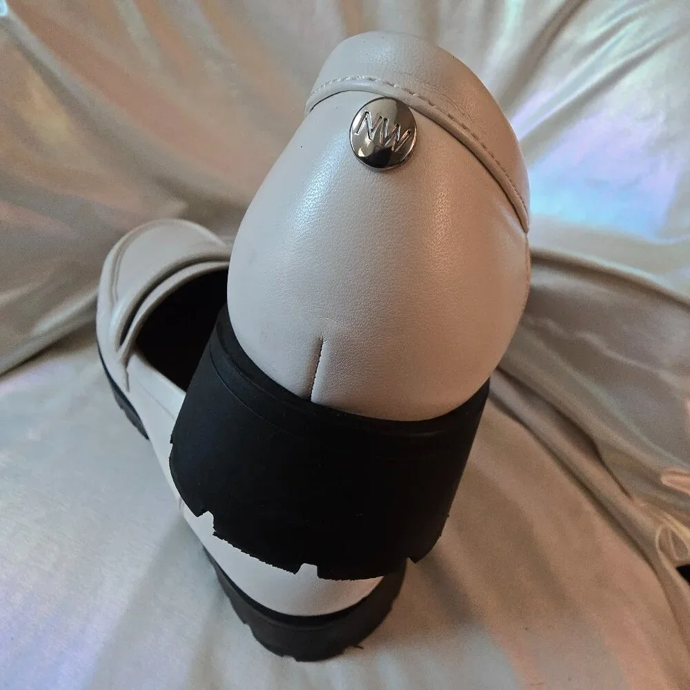 Nine West White Loafers with Black Soles 90s Slip On Dress Shoes 11 US Shoe EUC - Picture 12 of 16